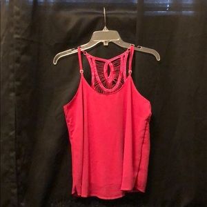 Fuschia blouse with adjustable straps. Size : S/M